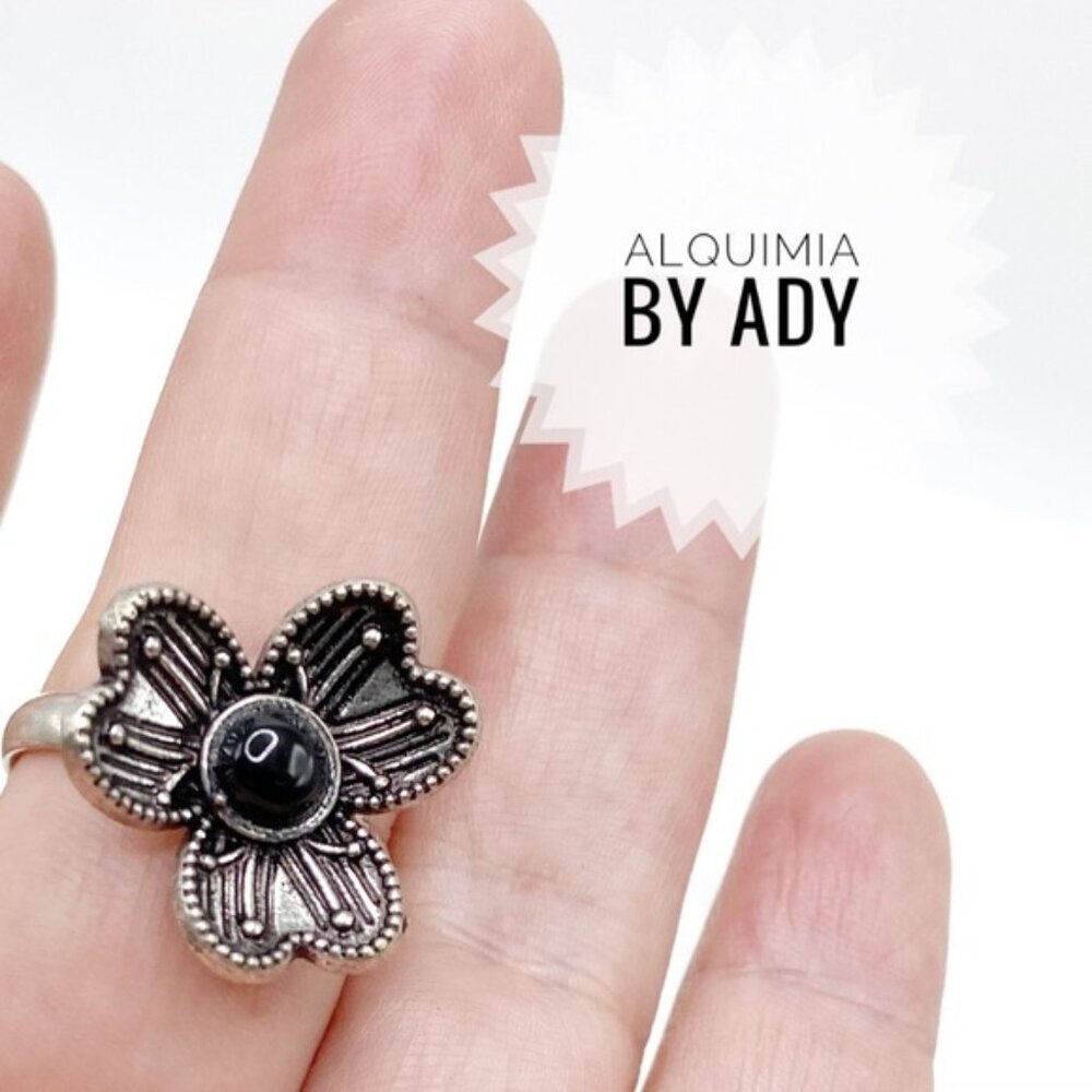 Alquimia Silver and Black Floral Ring